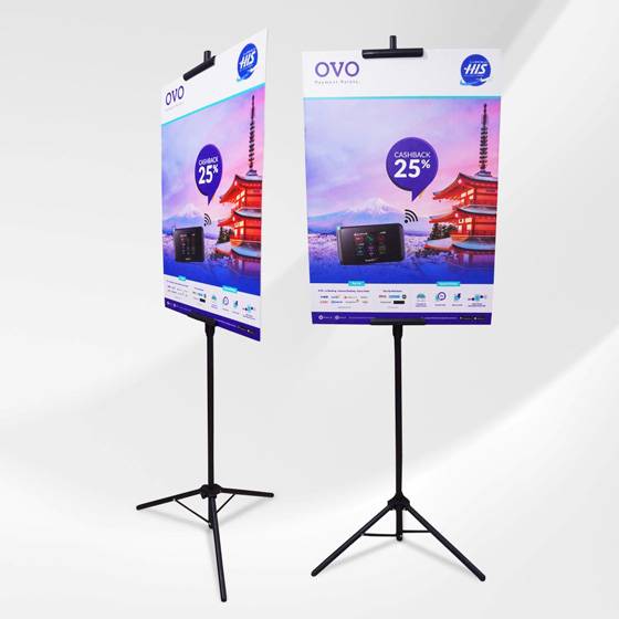 Tripod Banner A1